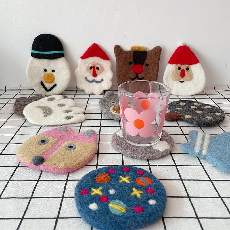 Exportado para o Japão feito à mão bonito lã feltro dos desenhos animados Animal Coaster presente de natal decoração alm