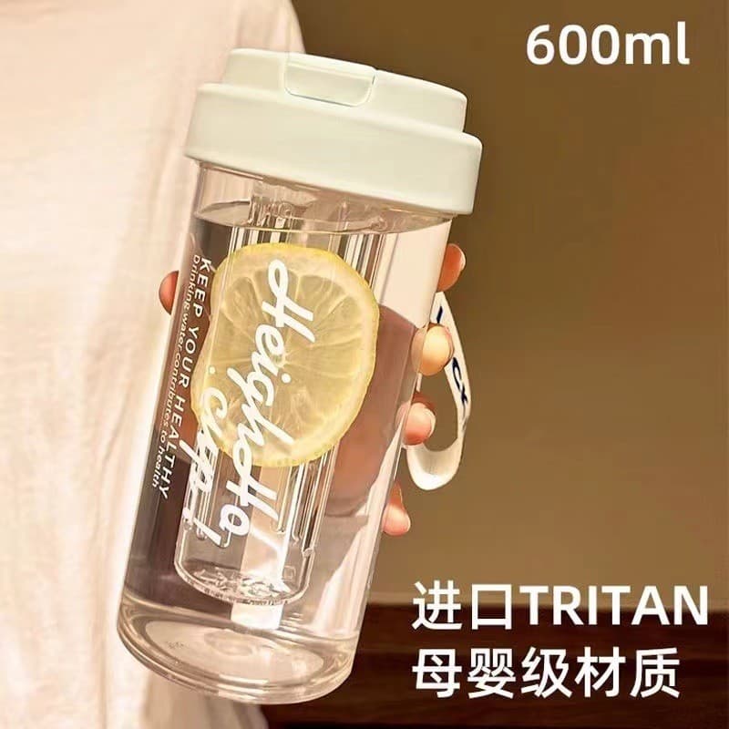 Novo estilo prático copo mesmo estilo xícara de chá de frutas tipo copo de plástico com dreno de chá simples copo de águ