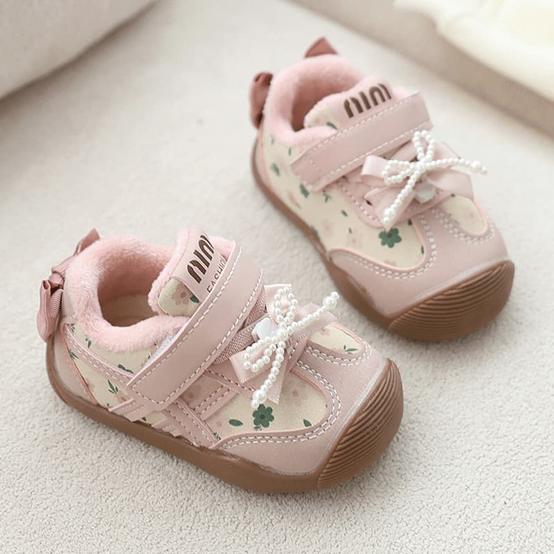 Sapatos infantis para bebês meninas, sapatos de inverno de lã quente para bebês com sola macia de algodão 0-1 anos de id