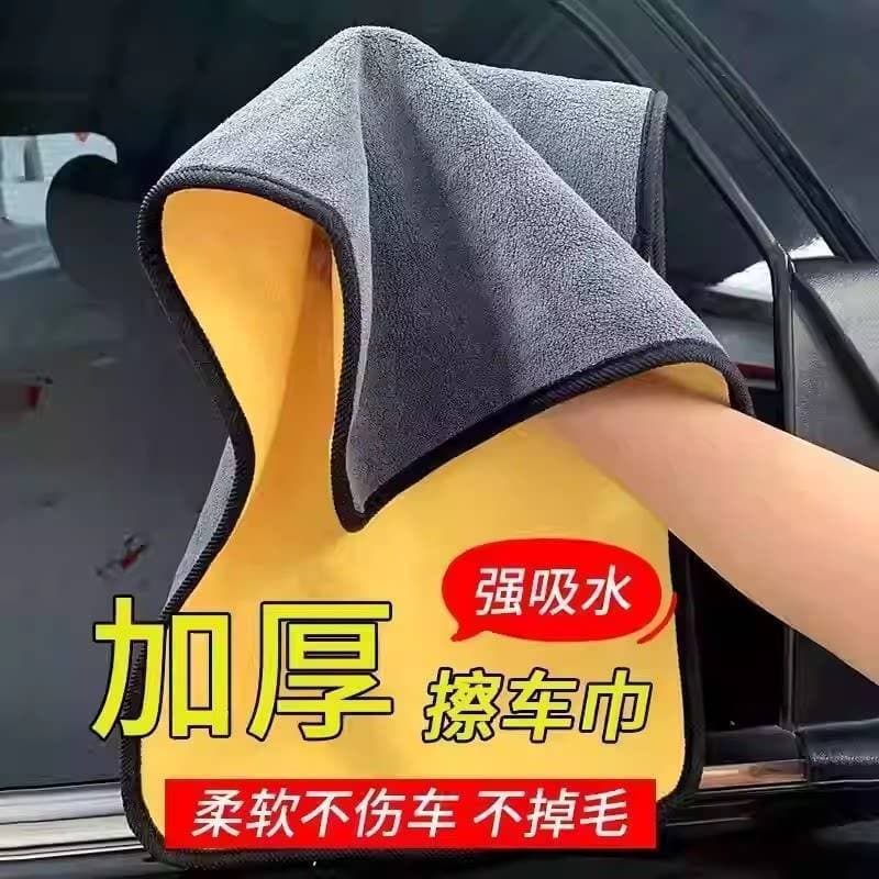 O especial da lavagem do carro absorve a água sem rastros tamanho grande nenhum Interior da perda de fiapos