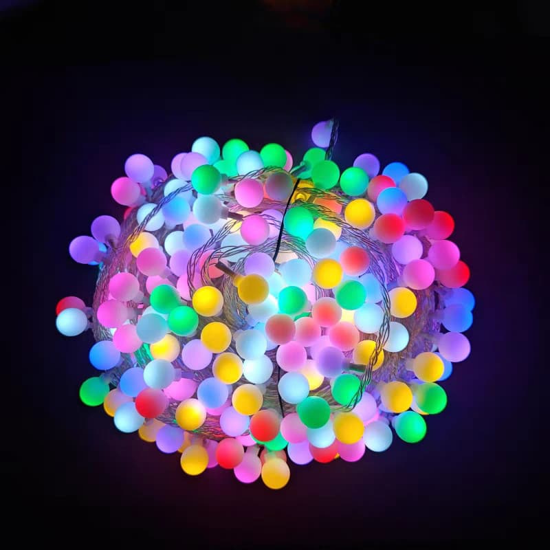 Pisca Pisca Natal Bolinha Fosca 28 LEDs Fio Transparente 4,5 a 5m Voltagem 127V ou 220V à Escolha