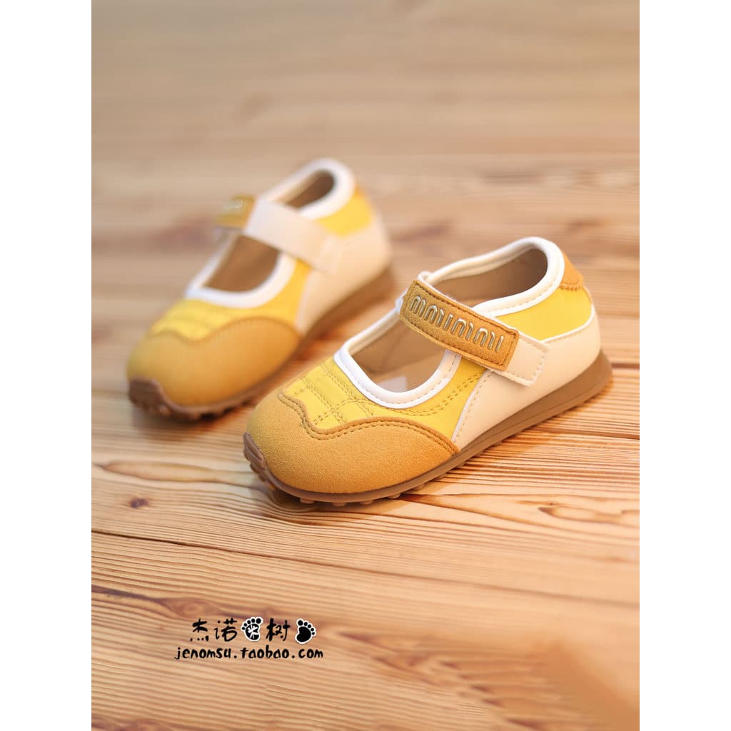 Sapatos de menina