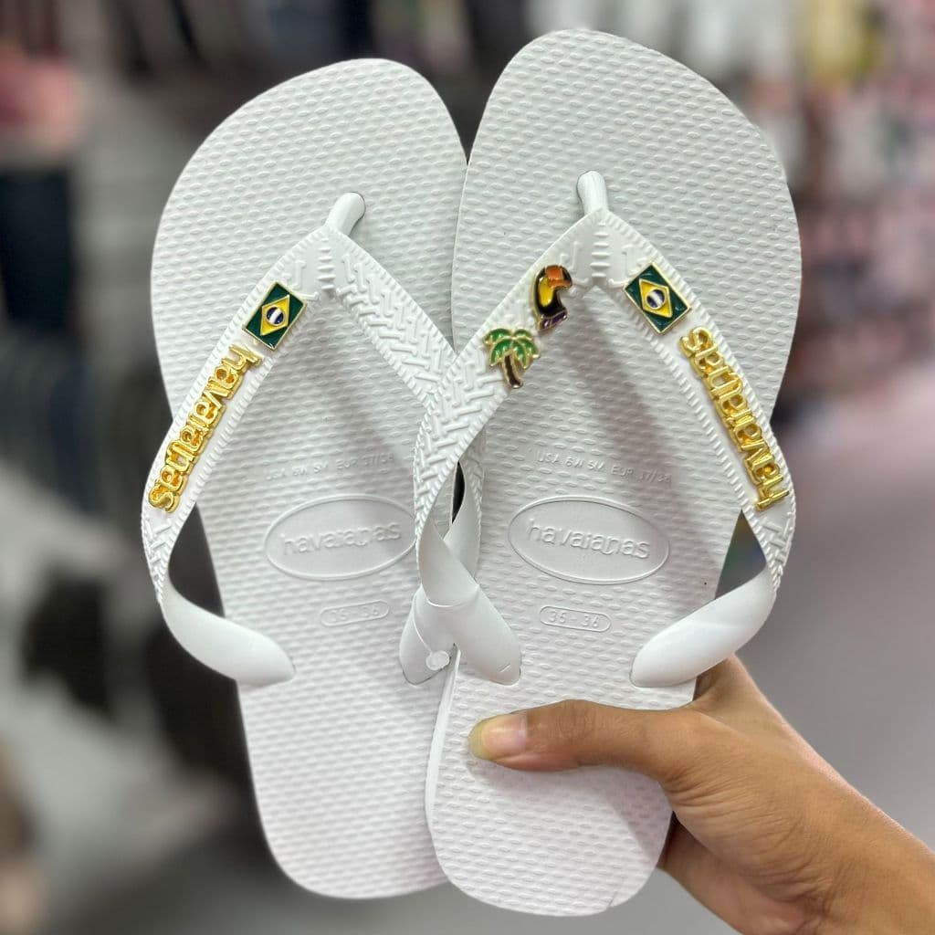 CHINELO HAVAIANAS TOP + PINGENTES - ORIGINAL