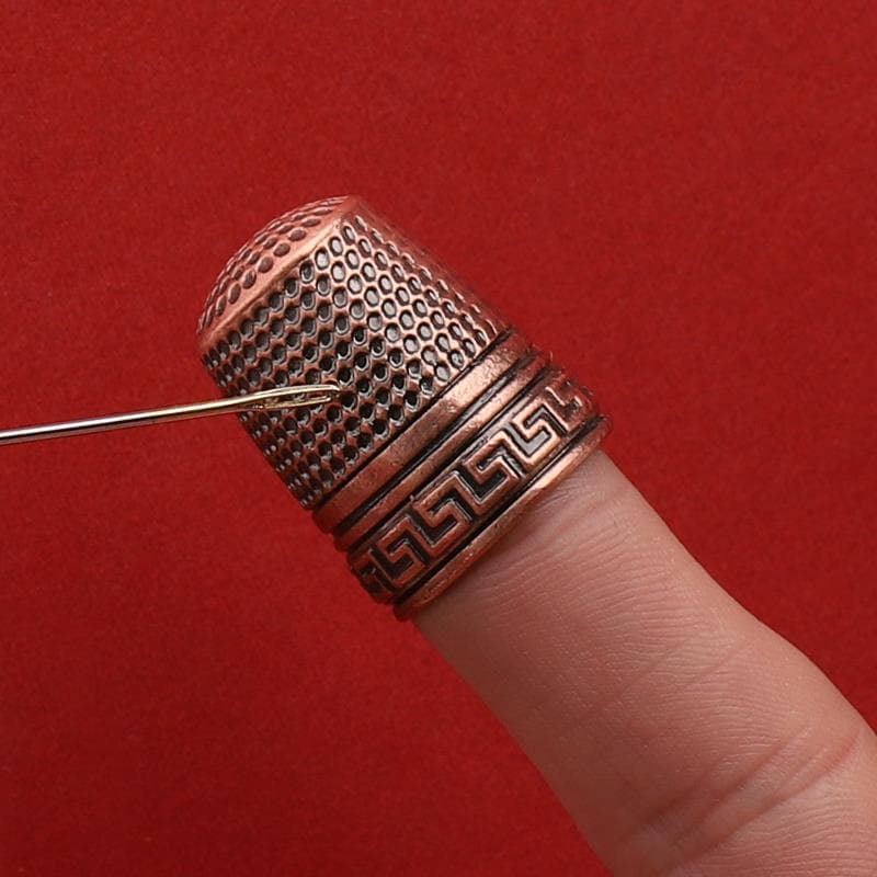 Dispositivo dedal Bronze antigo artesanal dedal Hoop doméstico Anti-corda dedo capa mão costura anel ferramenta