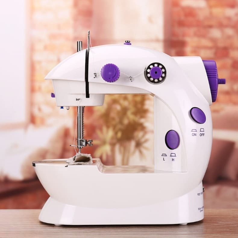Mini Máquina Costura Portátil Com Pedal Elétrica Costureira Bivolt 110V/220V