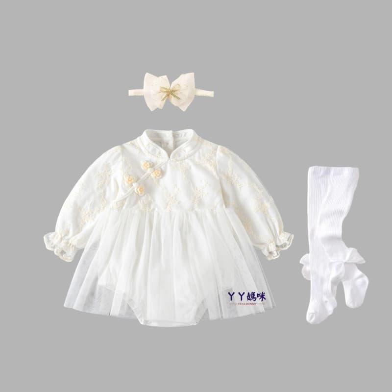 Mês inteiro roupas de bebê roupas de outono estilo nacional saia Cheongsam bebê recém-nascido menina cem dias de idade v