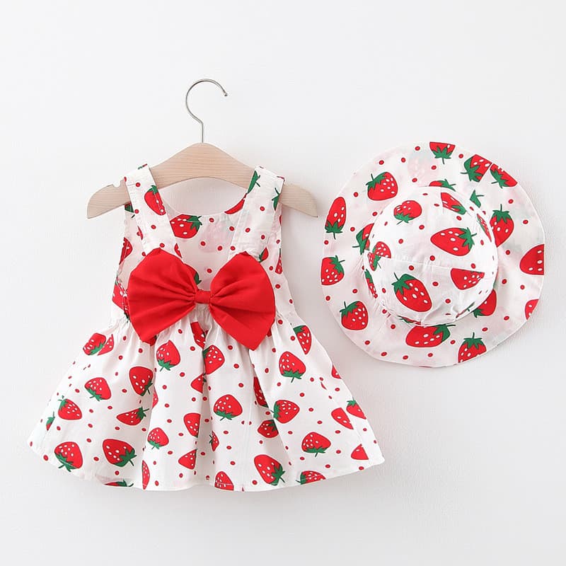 Vestido para bebê menina com uma estampa de morango grande, fresca e fofa, acompanha um chapéu, vestido infantil.