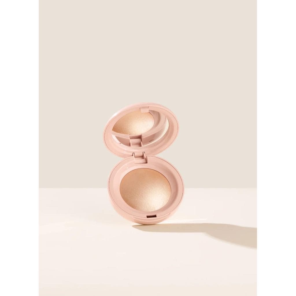 Iluminador Rare Beauty Light Silky Touch - cor Exhilarate 0,098 oz. / 2,8 g