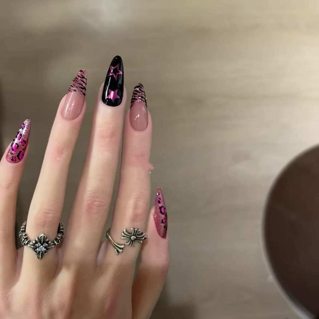 Wild Berry Hot Girl Wild Berry Hot Girl Nude Pó e Pó Preto Cor Combinando Fusion Leopard Print Star Elements Manicure De