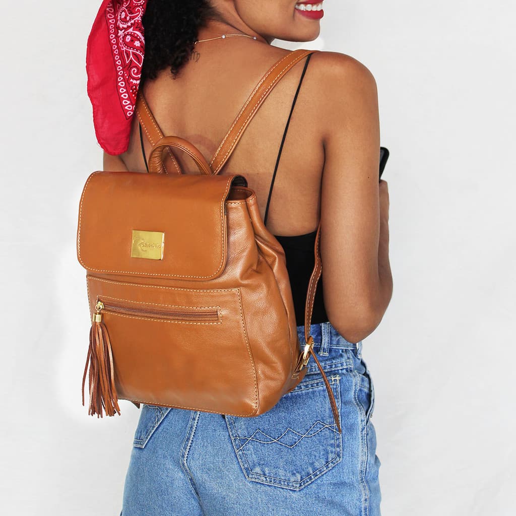 Mochila Feminina de Couro Compacta Michele