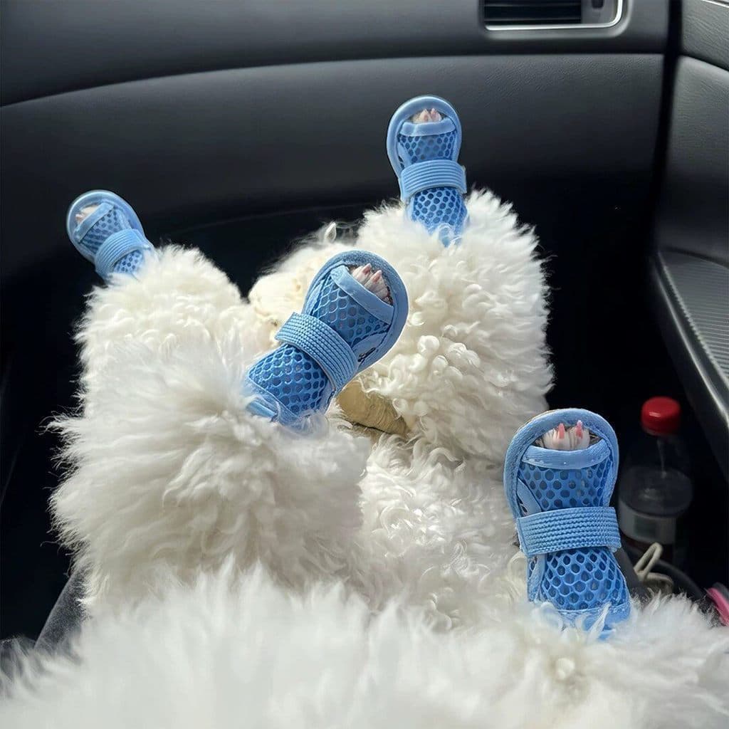 Sapatos para cães de estimação malha respirável anti-sujo cinta antiderrapante Velcro pequeno cão Teddy Bichon sapatos a