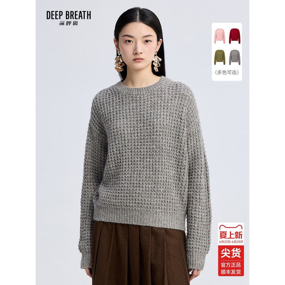 DEEP BREATH DEEP BREATH Suéter feminino com gola redonda e textura dourada e prateada de manga comprida A302048