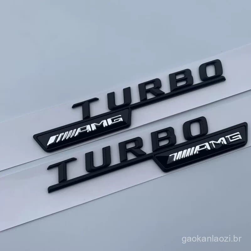 Antigo Mercedes-Benz TURBO modificado com emblema CLA45, inscrição GLA45, emblema traseiro A45, emblema lateral 4MATIC,