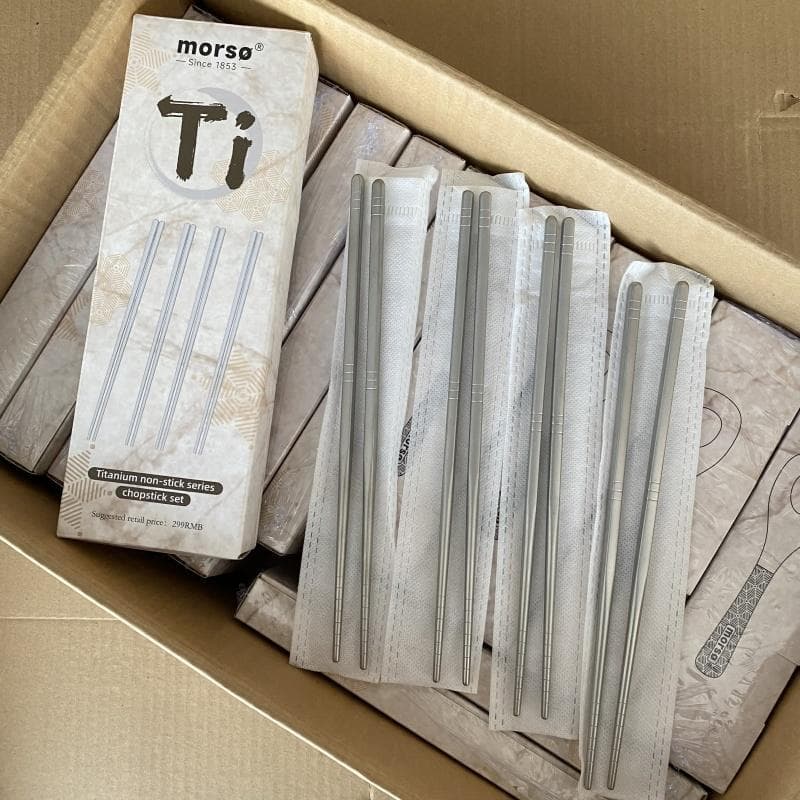 1 caixa 4 pares!Conjunto de pauzinhos série antiaderente de titânio, pauzinhos portáteis para uso doméstico, acampamento