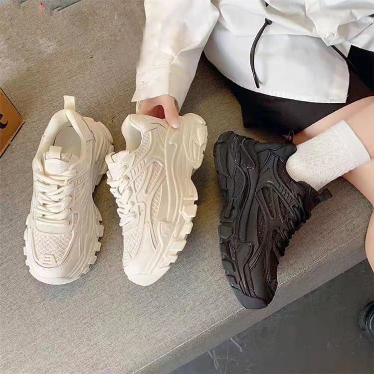 Lace-Up versão coreana sapatos brancos 2026 primavera plataforma tênis de sola grossa malha respirável estudante aumenta