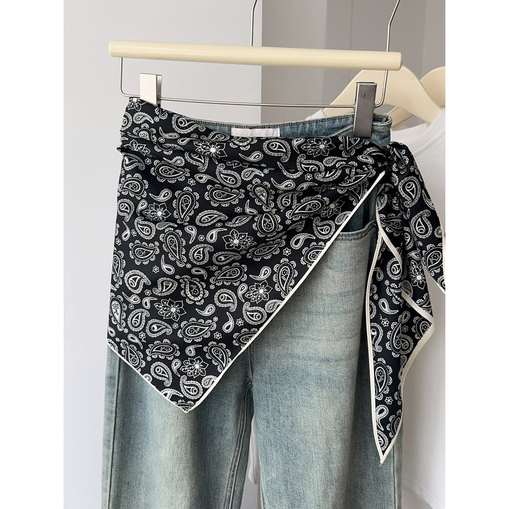 Han fã Dongdaemun estilo triângulo caju flor lenço de seda lenço feminino pode amarrar a cintura peido cortina preto tem