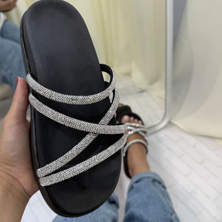 Birken Papete Rasteira Flat Feminina Modelo Luxo Brilho Na Cor Preta Com Strass