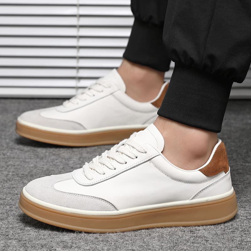 2026 moda novo estilo camada superior de couro britânico esportes casuais tênis versão coreana All-Match sapatos brancos