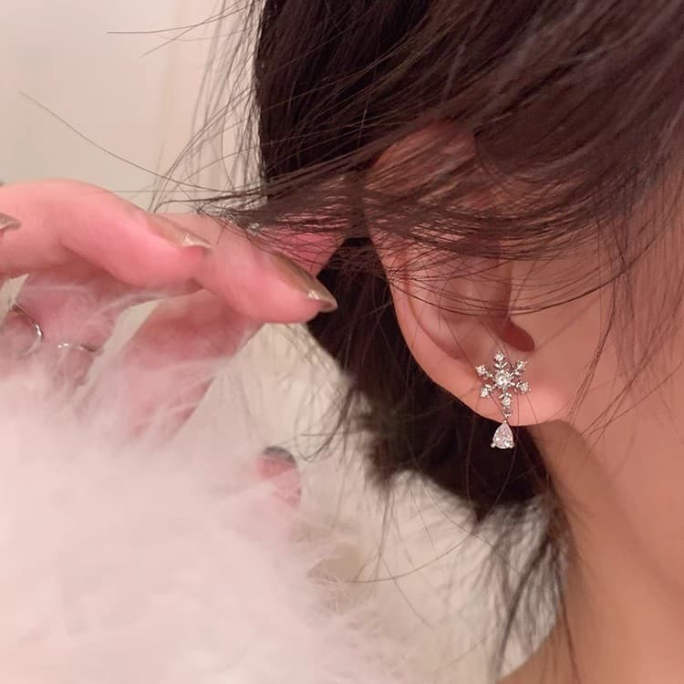 Brinco feminino floco de neve com strass delicado elegante estilo coreano ear cuff ou stud