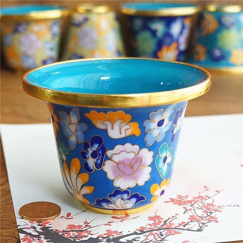 Antigo tradicional Cloisonne pequeno vaso de cobre pneu filigrana esmalte vaso artesanato decoração sala estar