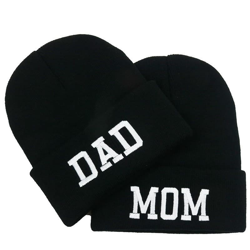 Unissex DAD MOM Carta Bordado Gorros Outono Inverno Quente Gorro Chapéu Bonés Para Mulheres Homens