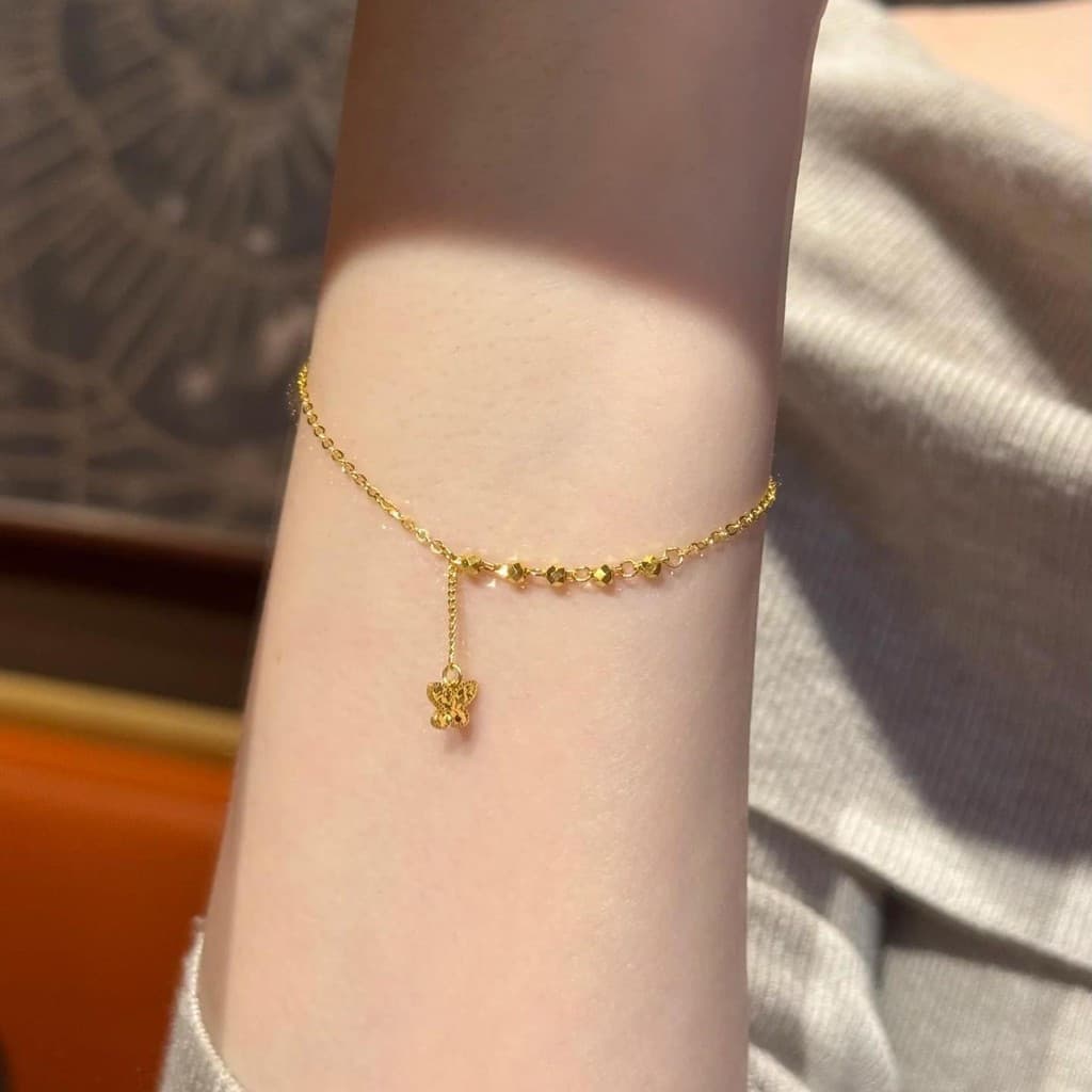 Pulseira borboleta feminina 2026 novo estilo de venda quente luz luxo nicho Design High-End temperamento mão jóias prese