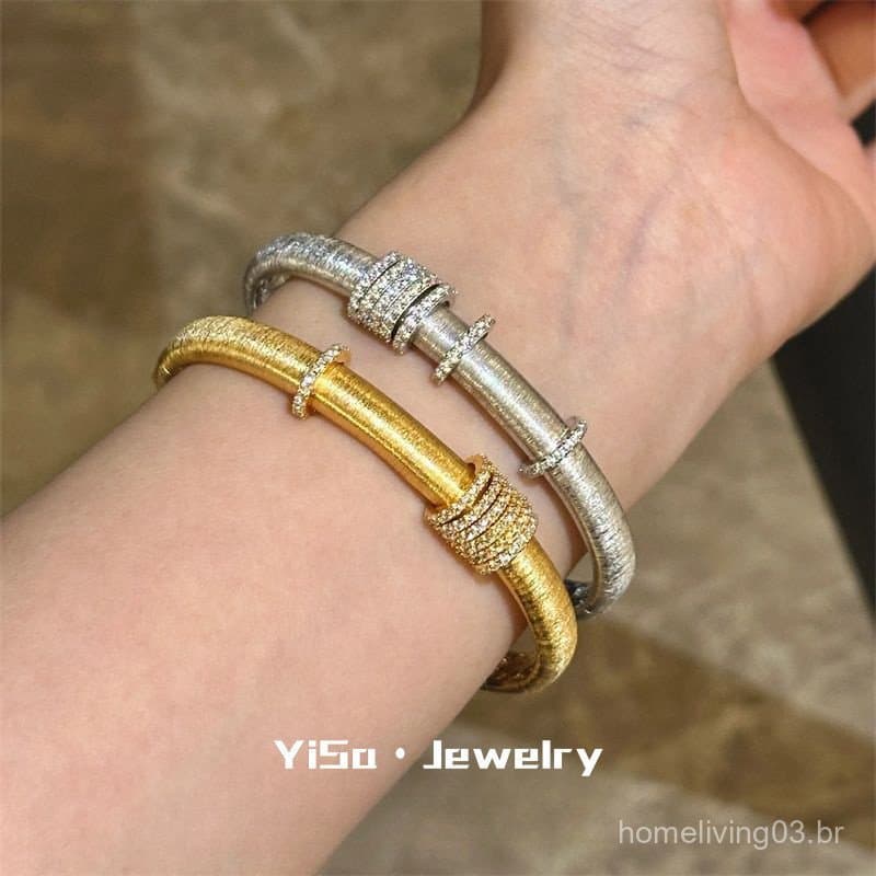 Best-seller de moda europeia e americana: pulseira vintage robusta com acabamento escovado para mulheres, oferecendo uma