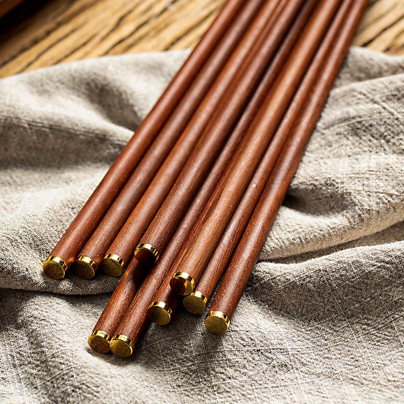 Pauzinhos de madeira vintage para uso doméstico, pauzinhos alongados de sândalo vermelho para hot pot, um pauzinho por p