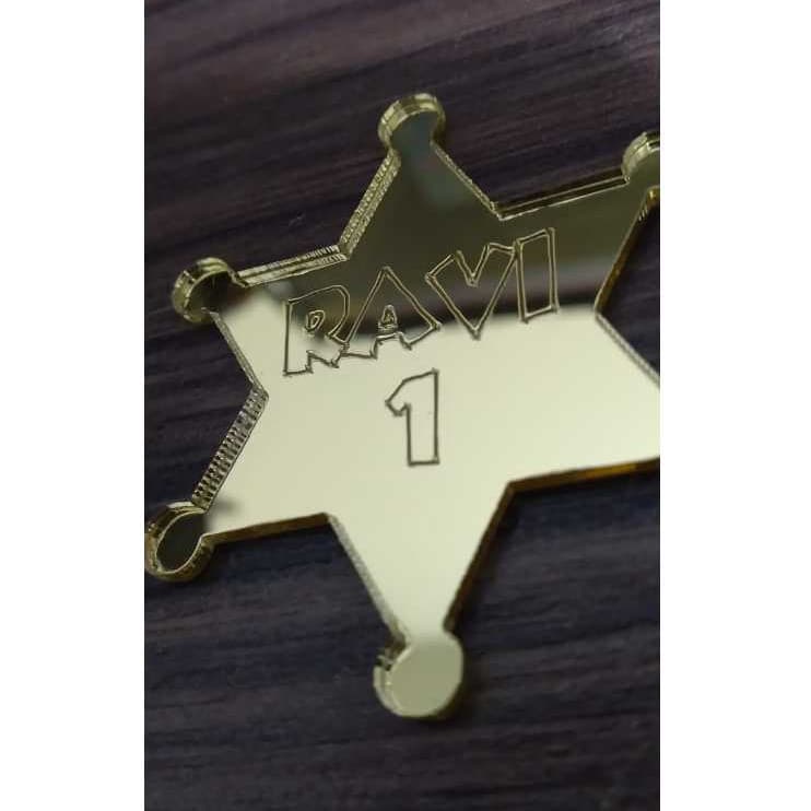 Aplique Estrela Xerife Toy Story acrílico dourado
