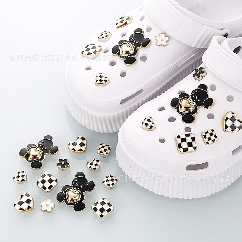 12pcs Charms para Sandálias Adulto e Feminino -urso fofo/Brilha Brilha Estrelinha/ cachorro