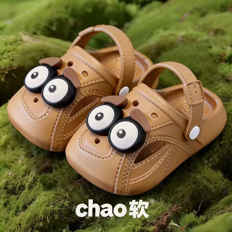 Crianças buraco sapatos meninos 2026 novo estilo verão interior antiderrapante meninas ao ar livre usar meninas sandália