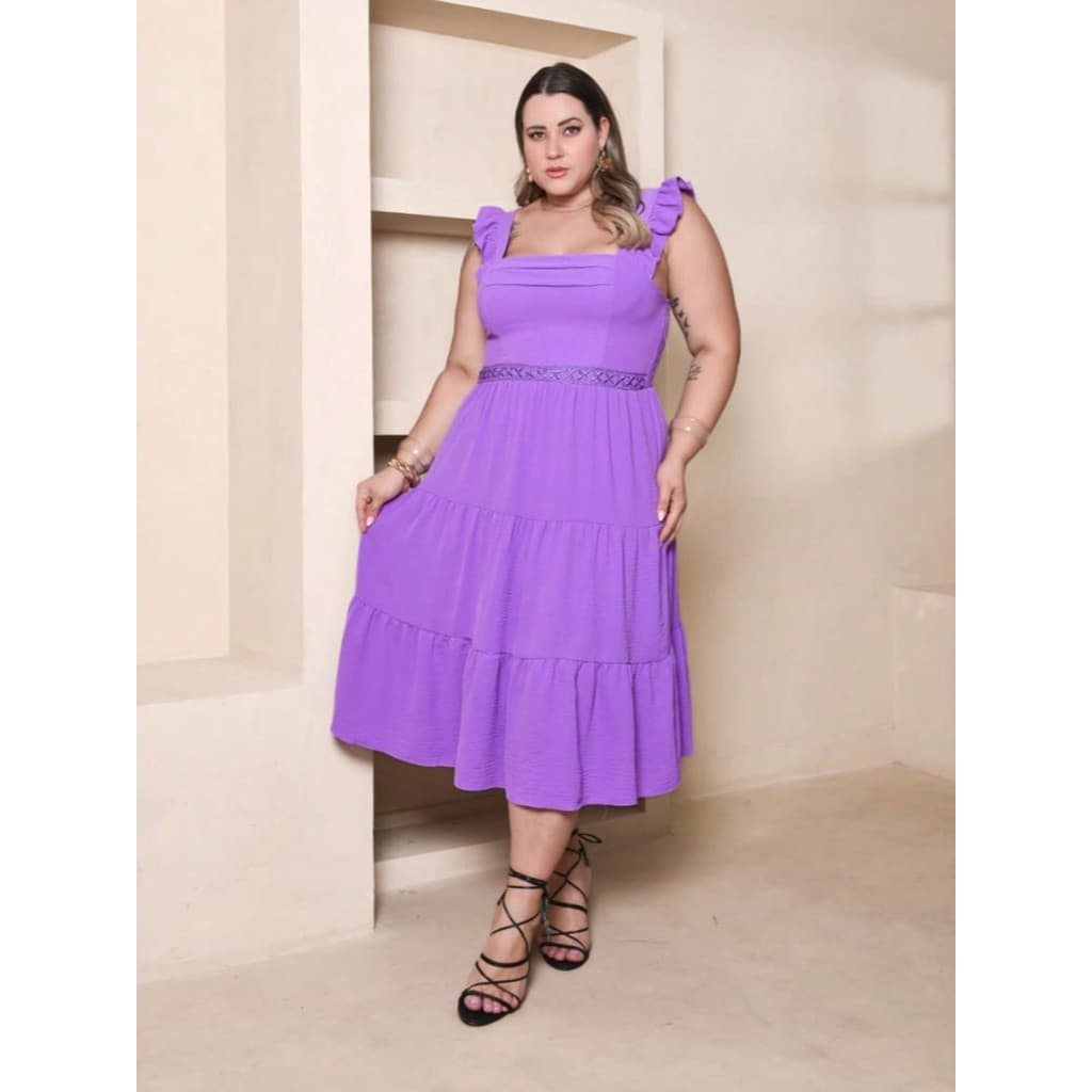 Vestido midi luxo plus size duna com babada na manga renda na cintura