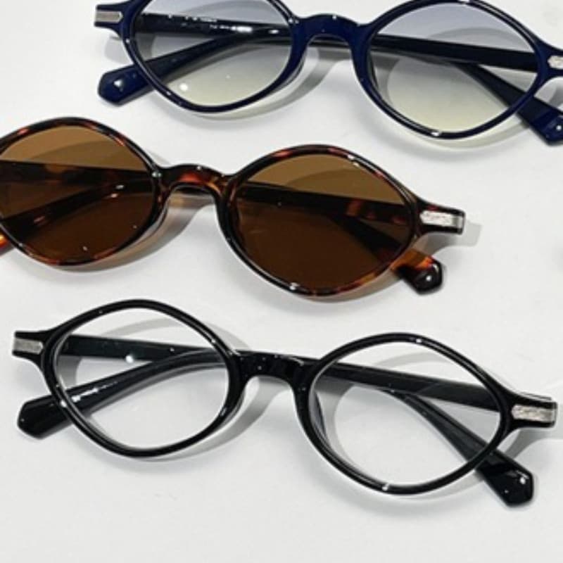 Óculos femininos com armação oval estreita e lentes transparentes decorativas 8KIN