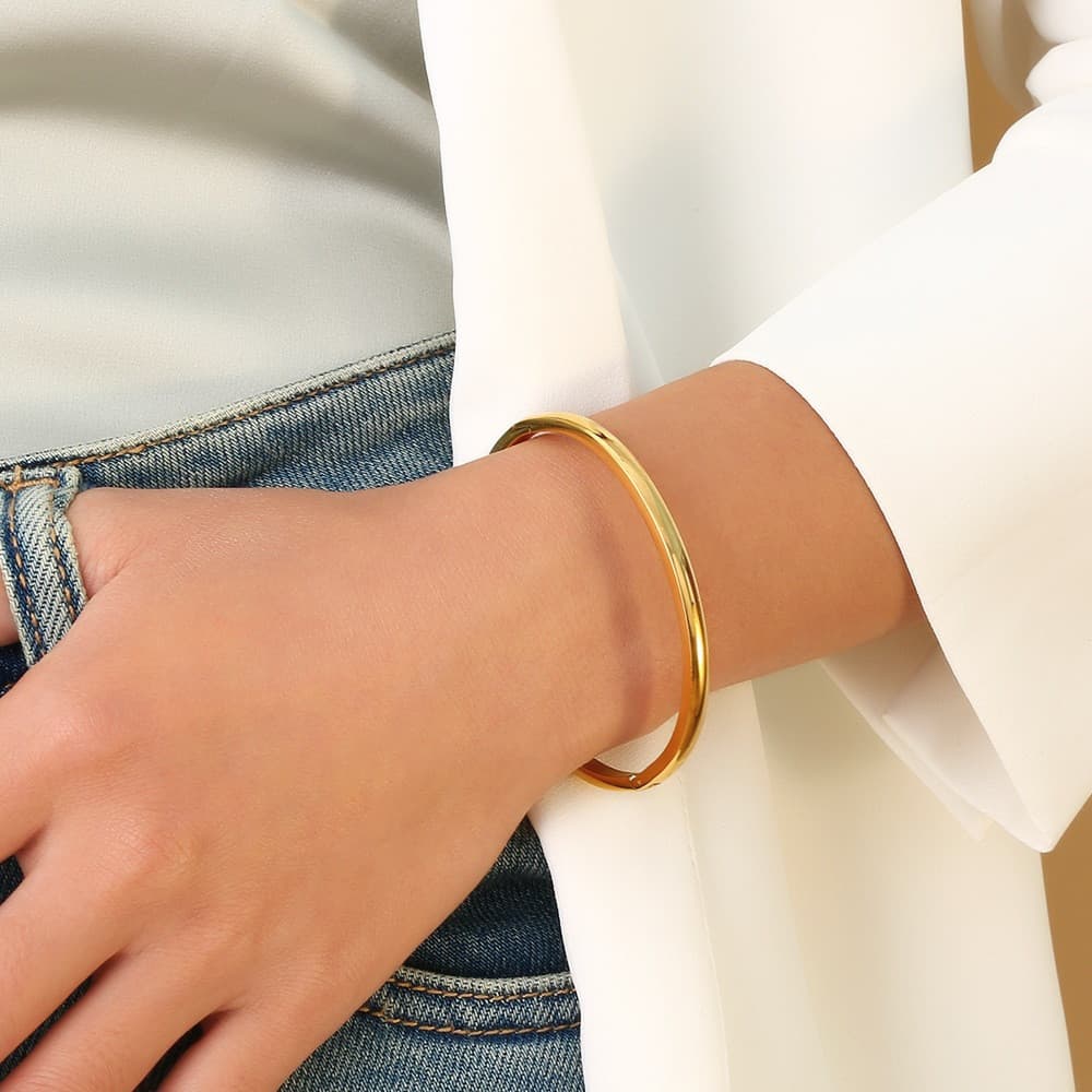 Pulseira Redonda Simples de Aço Titânio HT, Unissex, com Fecho Curvo de Aço Inoxidável Brilhante UAIP 8TS0