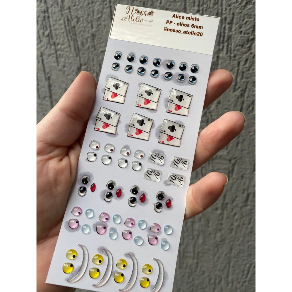 Olho Adesivo Resinado Alice País das Maravilhas apliques de biscuit, eva e personalizados gato coelho chapeleiro maluco.