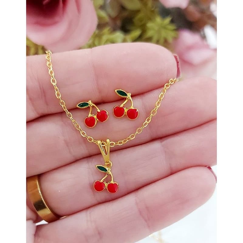 Conjunto de colar e brincos em formato de cereja, banhado a ouro 18K, adequado para meninas usarem.   QZQV E7WG