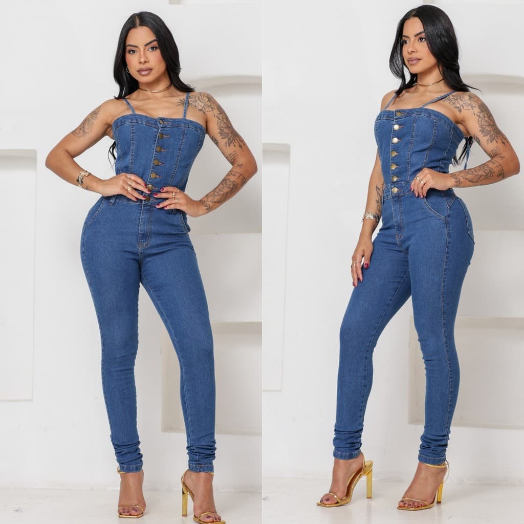 Macacão Jeans Feminino Skinny com Lycra Alça Botões de Ferro