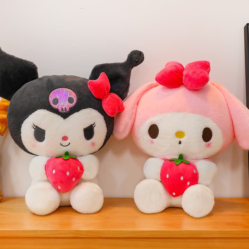 Brinquedo de Pelúcia Sanrio Kuromi My Melody da Série Morango LHDG 40cm
