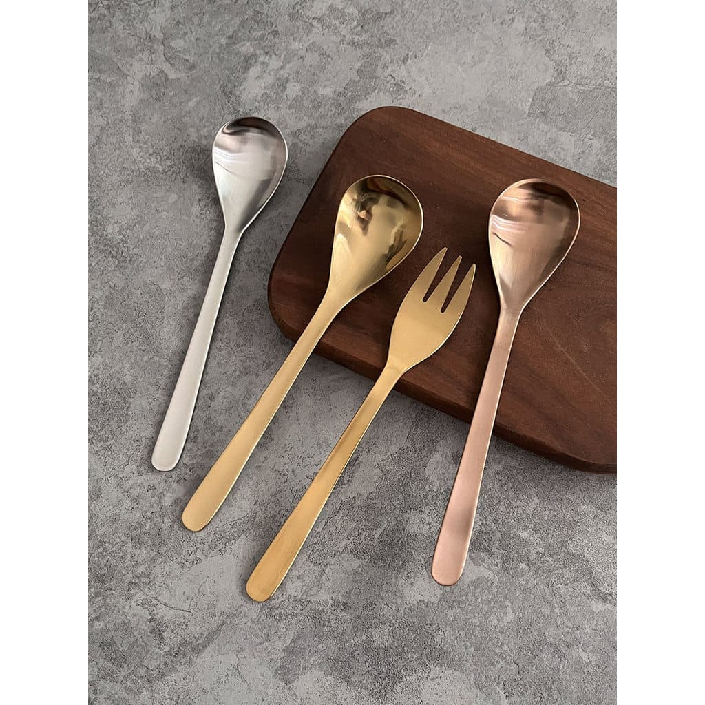 Colher estilo japonês bonito doméstico comer sopa bebendo colher pequena dourada 304 colher de mesa de aço inoxidável cr