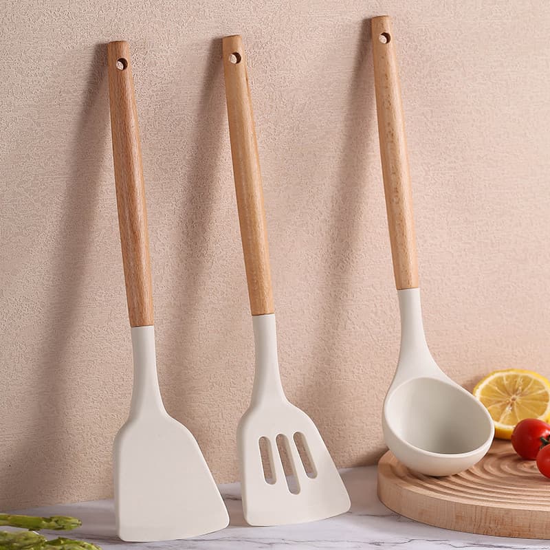 Espátula de Silicone doméstica colher de sopa resistente a altas temperaturas Anti-escaldante alça de madeira antiaderen