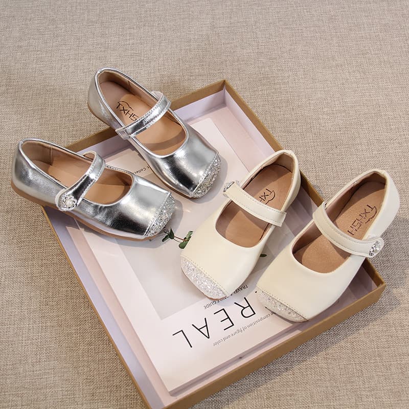 Meninas sapatos de couro prata 2024 primavera outono novo estilo sapatos infantis bebê moda sola macia menina Mary Jane