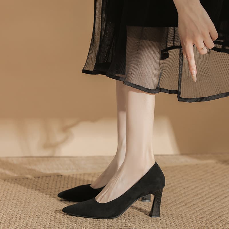 rm-7032026 Novos sapatos de salto alto 2026 com salto grosso, em veludo para primavera e outono, adequados para mulheres