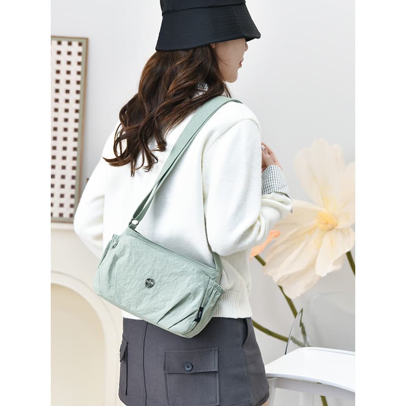 Bolsa mensageiro de ombro à prova d'água feminina versão coreana bolsa mensageiro de pano de Nylon feminina All-Match bo