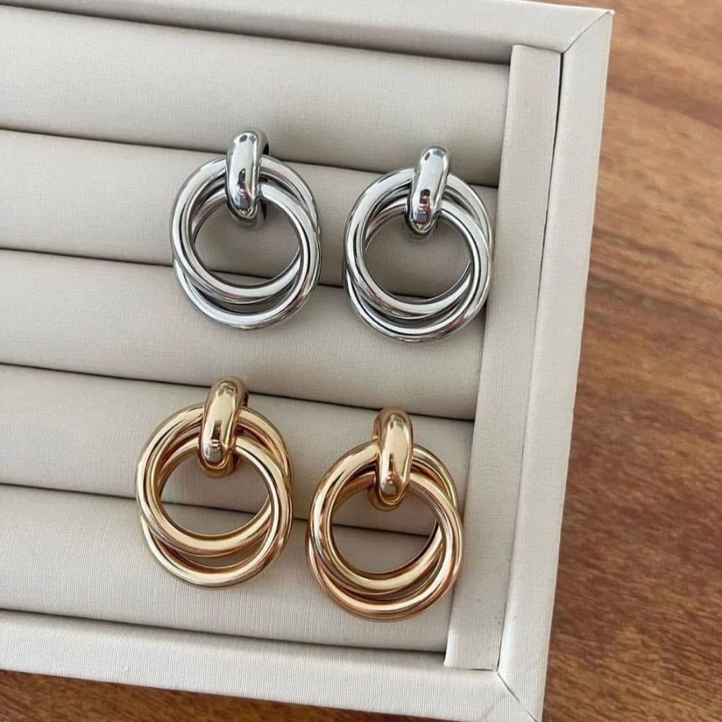 Brinco Elos Entrelaçados Banhado a Ouro 18K e Prata 925