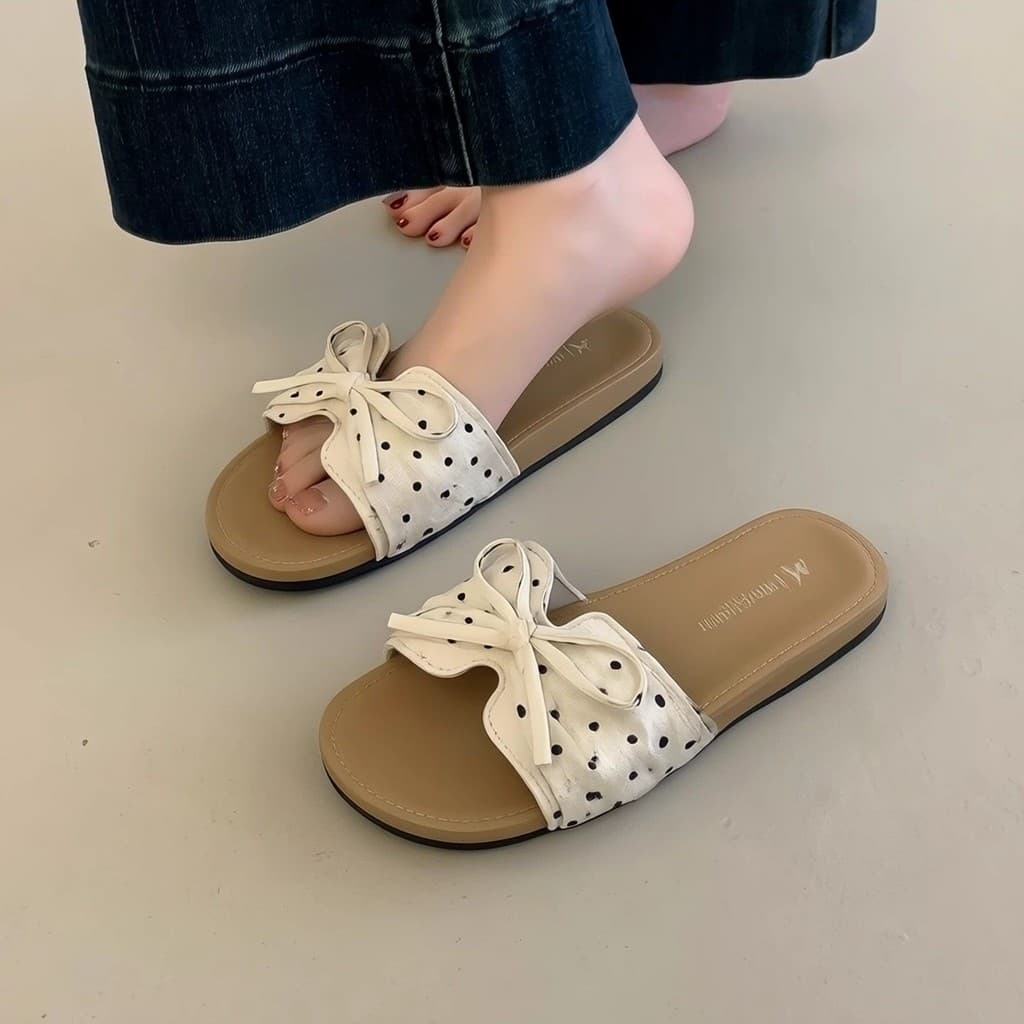 Doce Polka Dot sandálias planas chinelos feminino verão exterior Wear 2026 novo estilo bonito estilo francês com saia bo