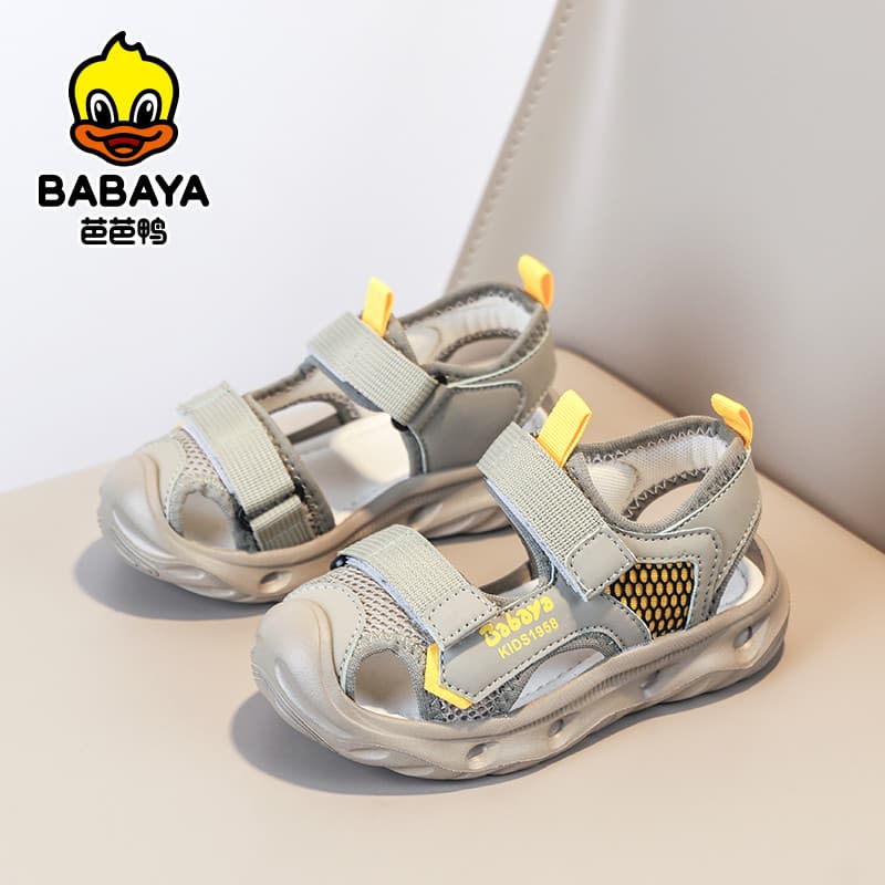 Baba pato crianças sandálias 2026 verão novo estilo meninos sapatos de praia Baotou Anti-pontapé meninas sapatos de rede