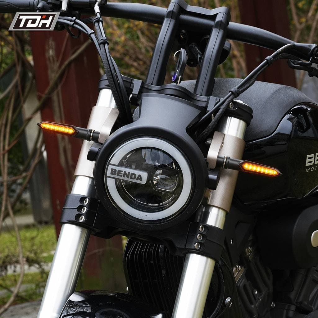 Sinal de mudança de direção de água corrente LED 12V, Universal para veículos elétricos de motocicleta, luz de sinal de