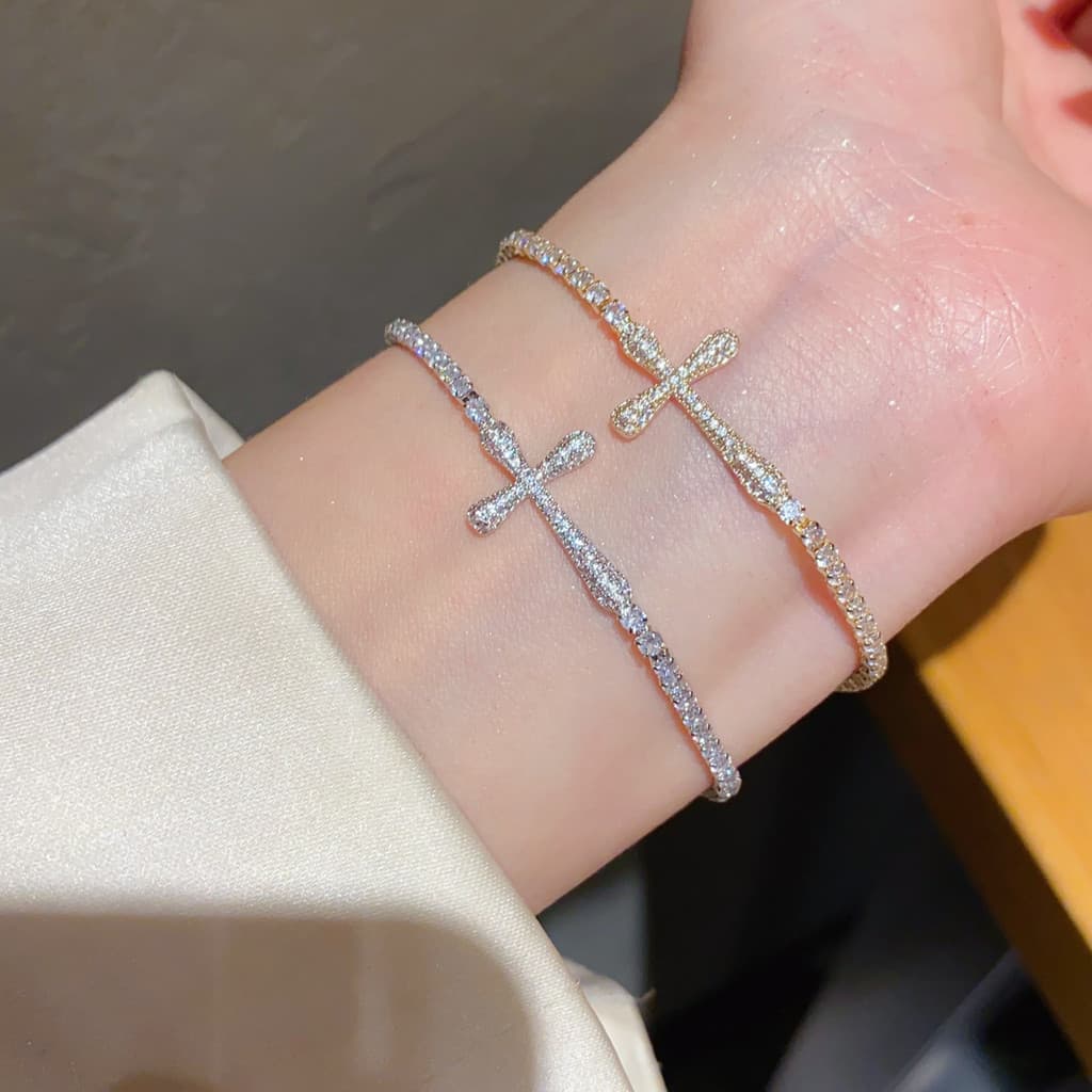 [Estoque pronto] 18k ouro Real galvanoplastia zircão cruz fivela pulseira simples moda pulseira luz luxo High-End mão jó
