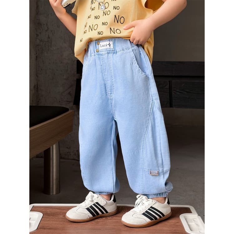 Meninos calças Mosquito verão 2026 novo estilo crianças verão fino Tencel Jeans bebê menino calças casuais