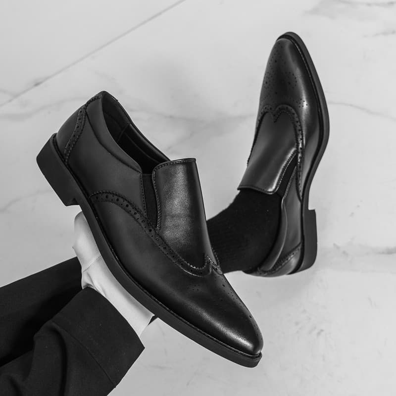 Estilo britânico sapatos de couro de negócios masculino apontou Toe um Pedal Brooke sapatos juventude Formal Wear sapato